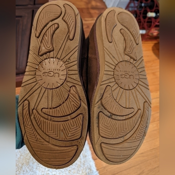 Ugg Kensington Brown Leather Sheepskin Buckle Boot Women's Size 7 - Picture 7 of 9